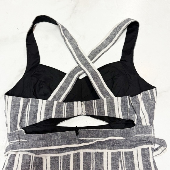 BCBGMaxazria Size 10 Black and White Striped Sleeveless Cutout Linen Midi Dress - Picture 8 of 11
